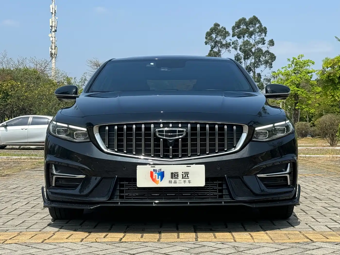Фото 2 - Geely Preface