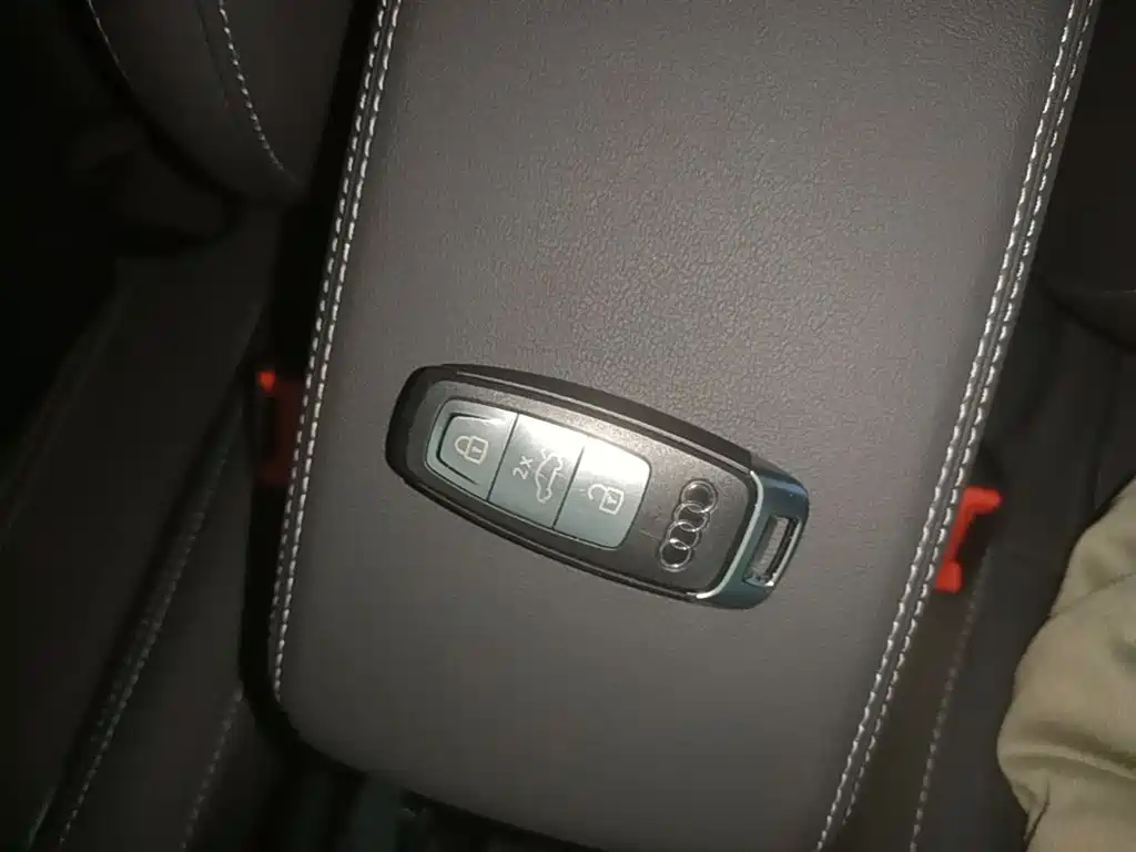 Audi Q4 e-tron 2023 40 e-tron Innovation Edition фото 9