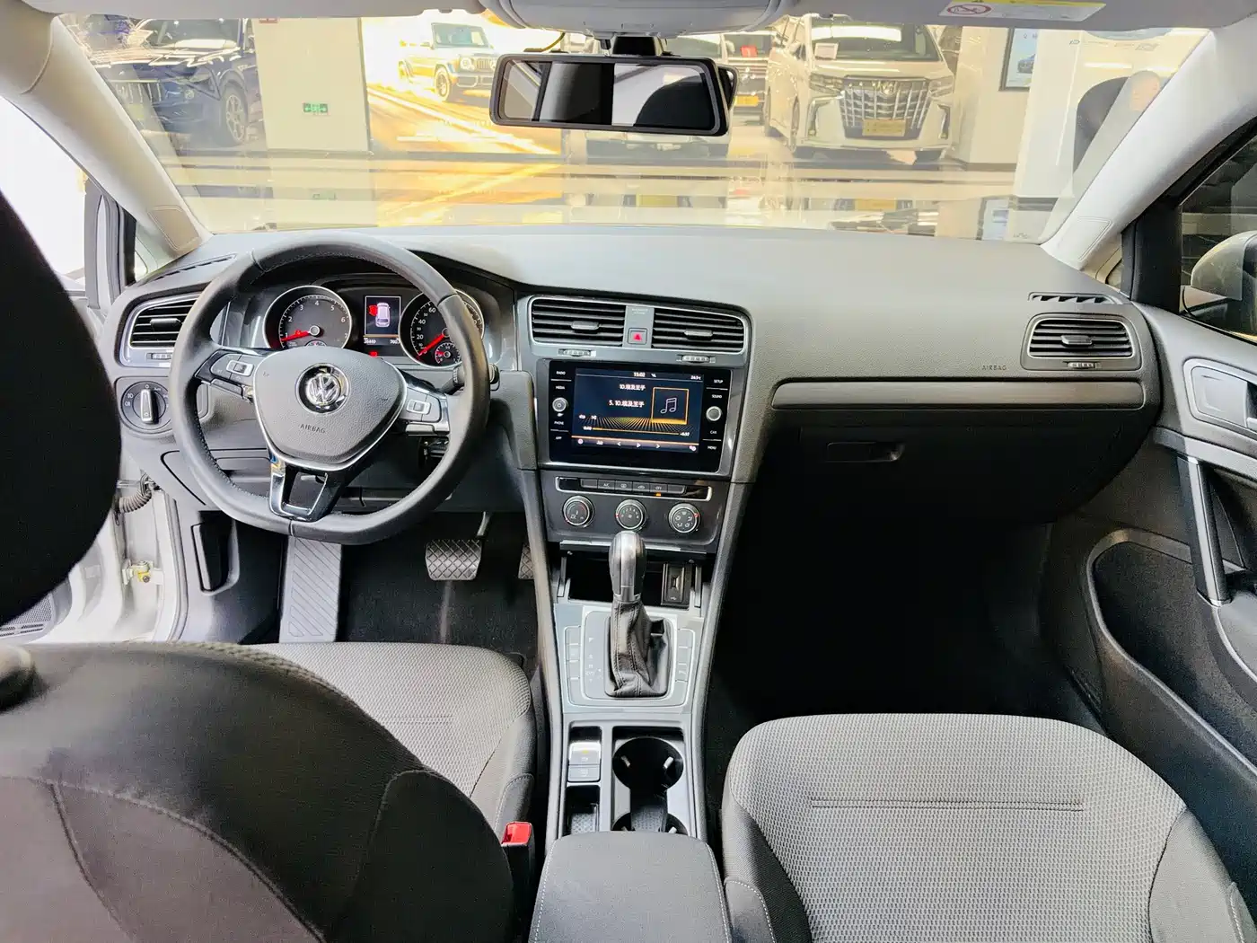 Volkswagen Golf (Import) 2019 1.8TSI Wagon фото 8