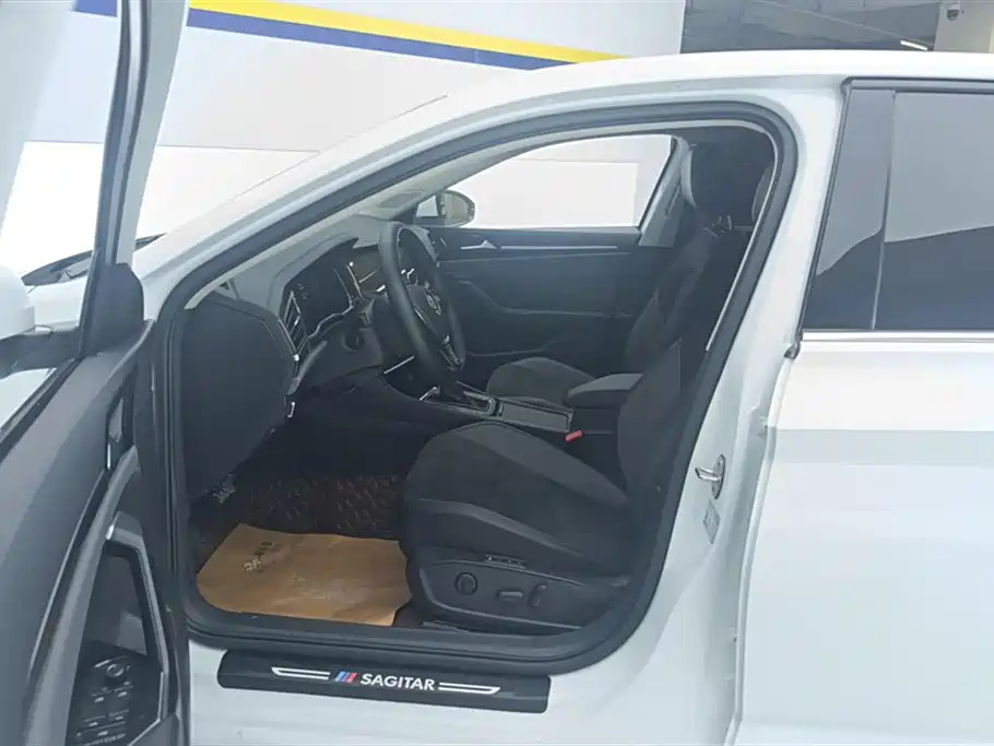 Volkswagen Sagitar 2021 280TSI DSG Luxury Smart Connect фото 9