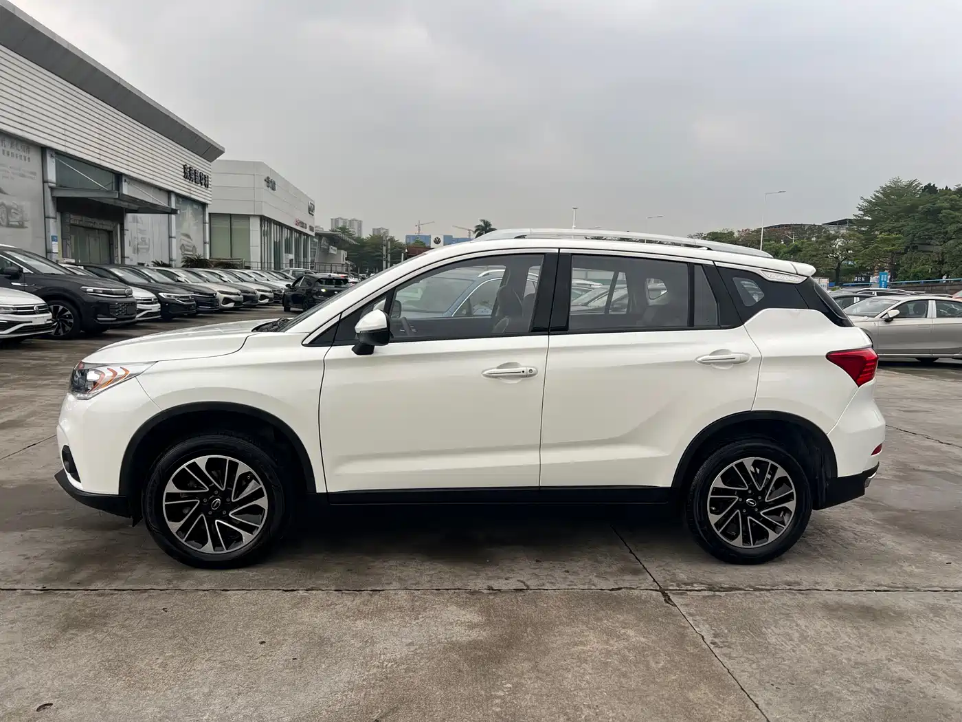GAC Trumpchi Trumpchi GS4 2016 235T G-DCT Elite Edition фото 17
