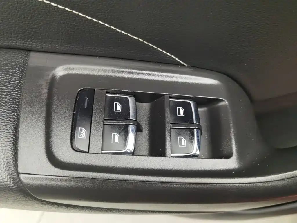Roewe i6 2017 2017 20T Auto Flagship Edition