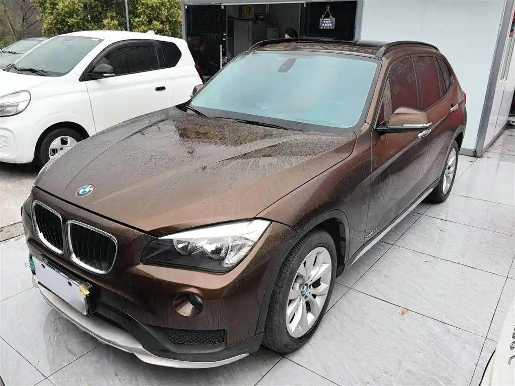 BMW X1 2014 sDrive18i Fashion Edition фото 2