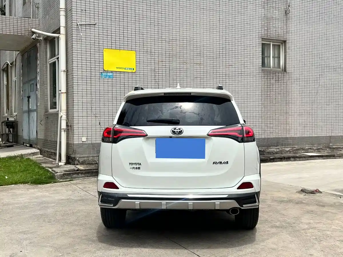 Toyota RAV4 Rongfang 2018 2.0L CVT 2WD Trend X Edition фото 9