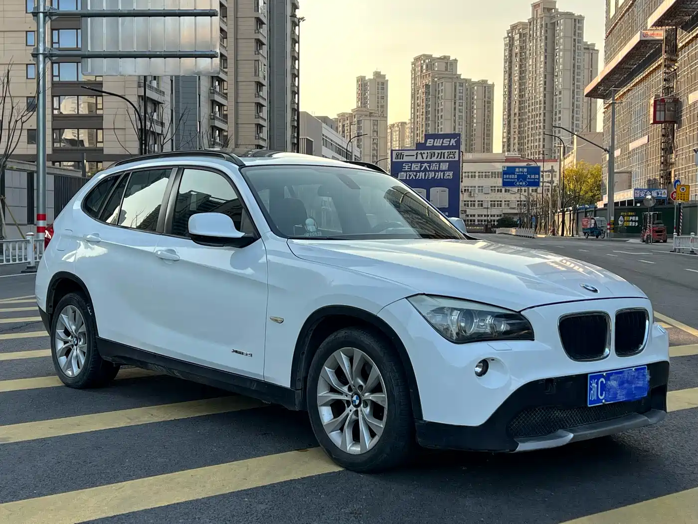 BMW X1 (Import) 2010 xDrive25i фото 3