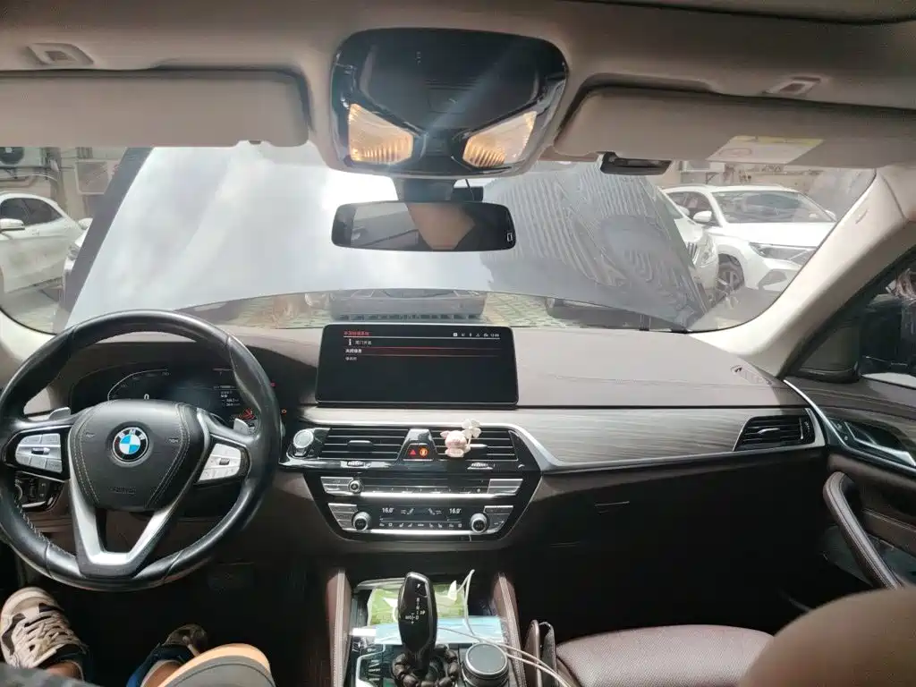 Photo 9 - BMW 5 Series