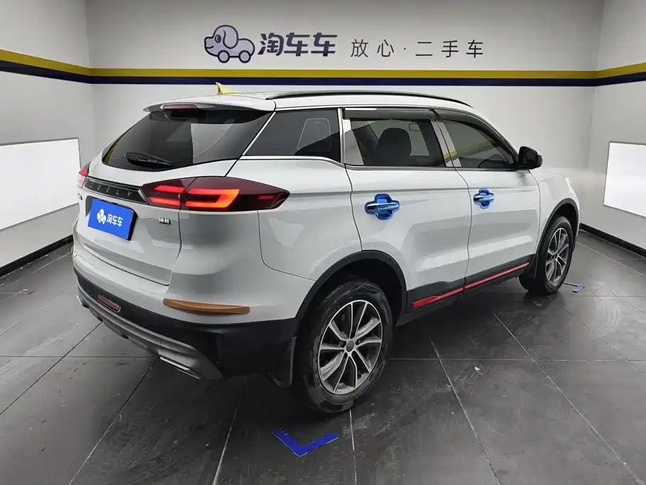Фото 3 - Geely Boyue