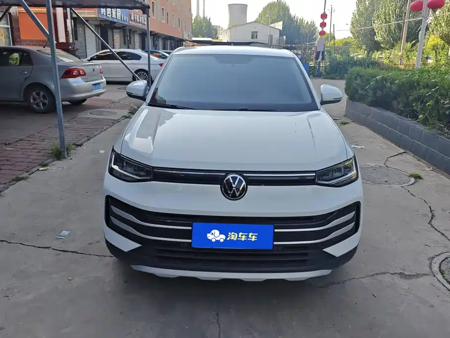 Volkswagen Tharu 2025 2025 Model Rising Star 1.5L Advance Edition