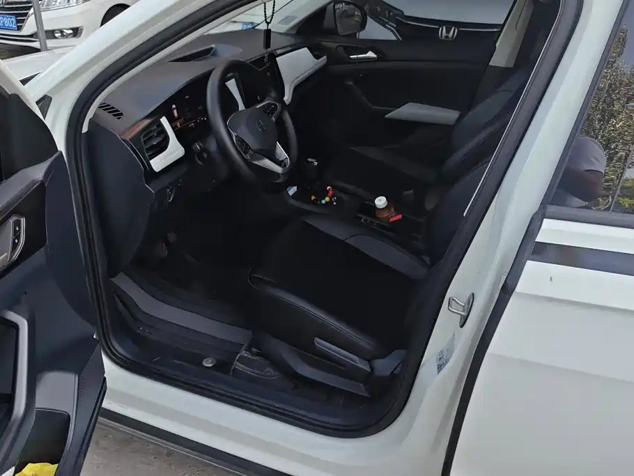 Volkswagen Tharu 2025 2025 Model Rising Star 1.5L Advance Edition