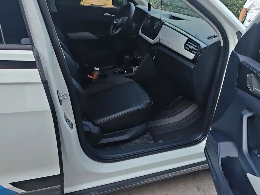 Volkswagen Tharu 2025 2025 Model Rising Star 1.5L Advance Edition