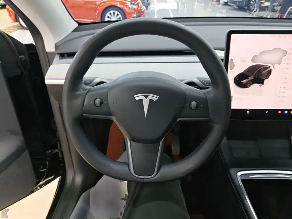 Фото 11 - Tesla Model Y
