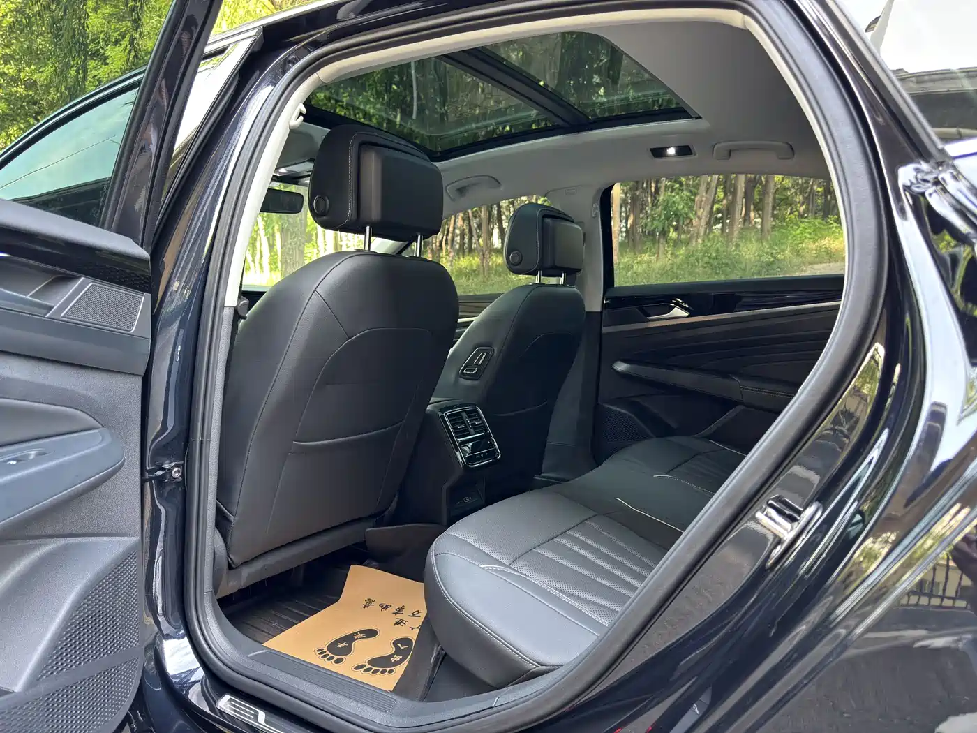 Volkswagen Passat 2024 330TSI Starlight Elite Edition фото 4