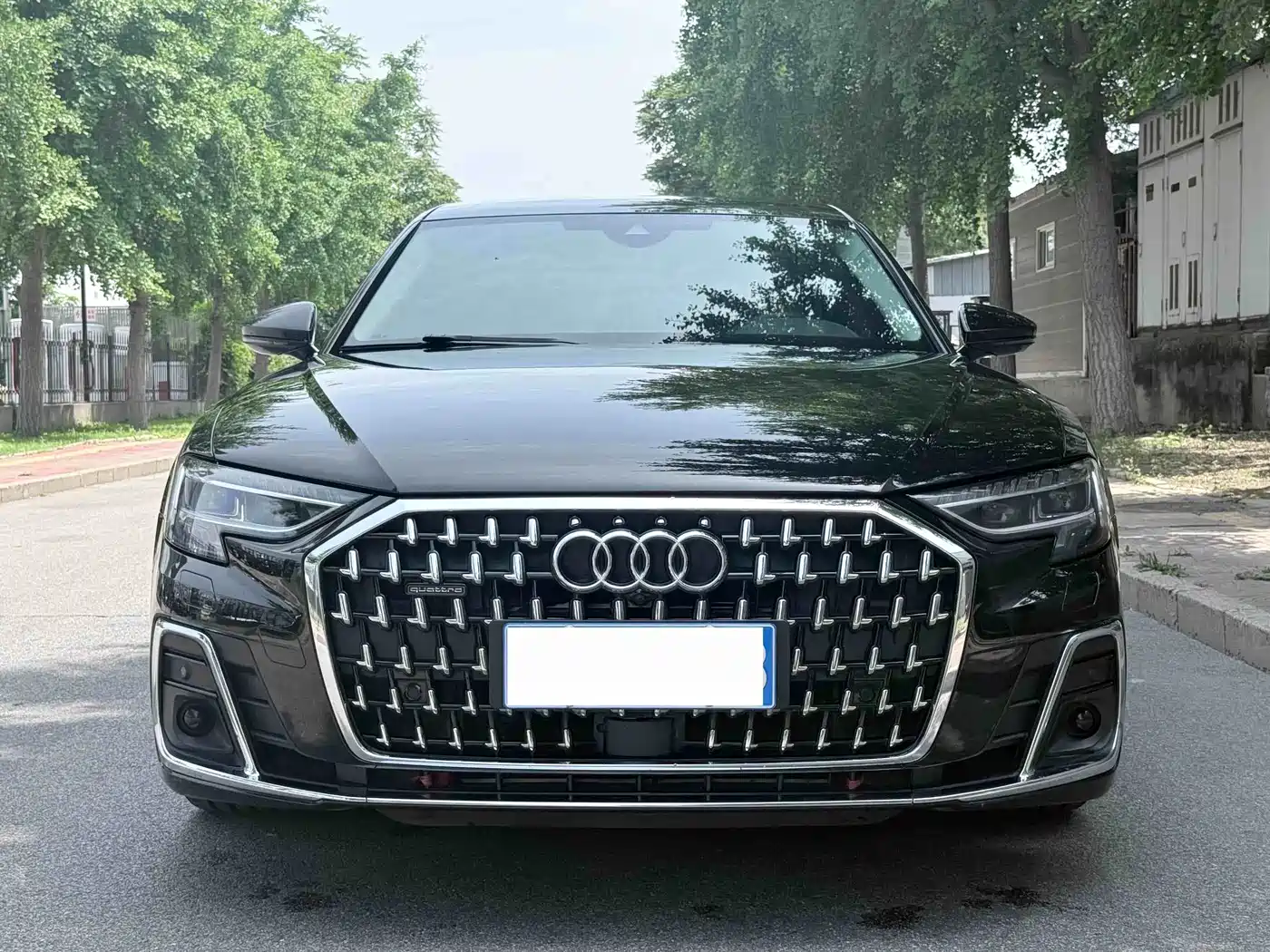 Фото 3 - Audi A8