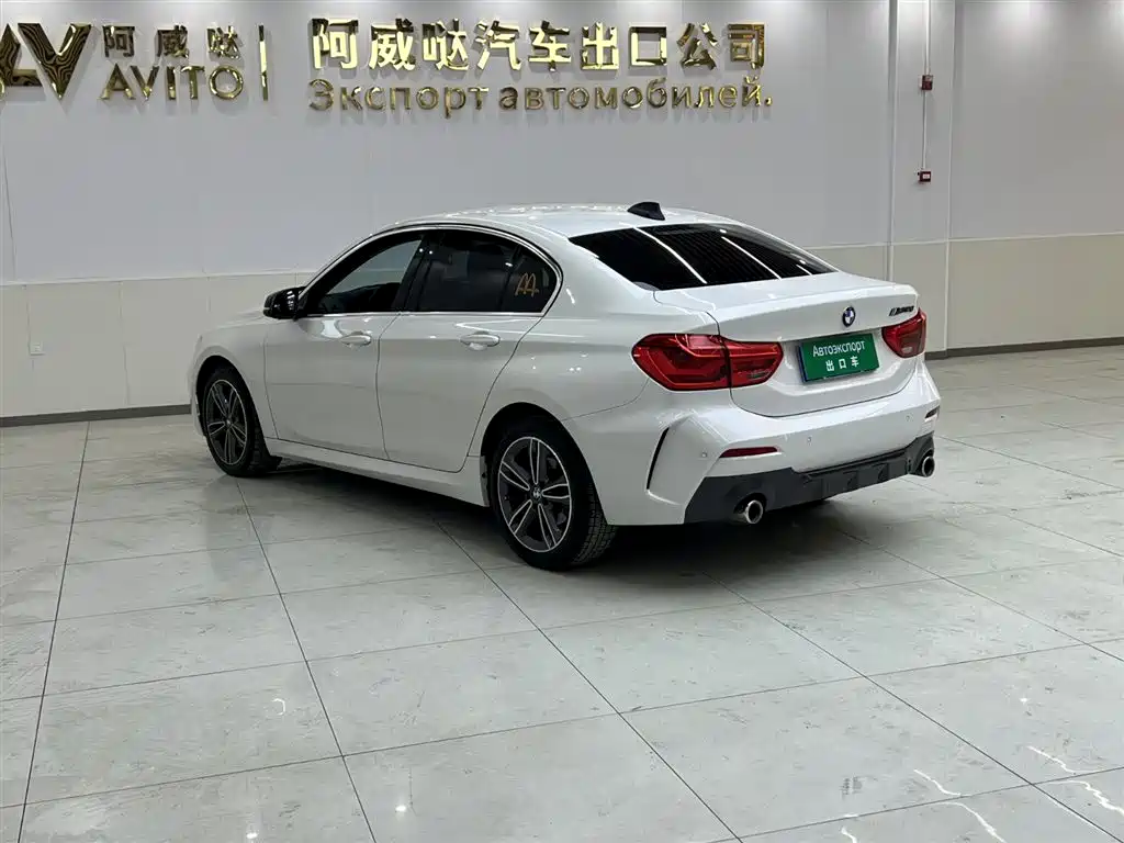 BMW 1 Series 2021 120i M Sport фото 6