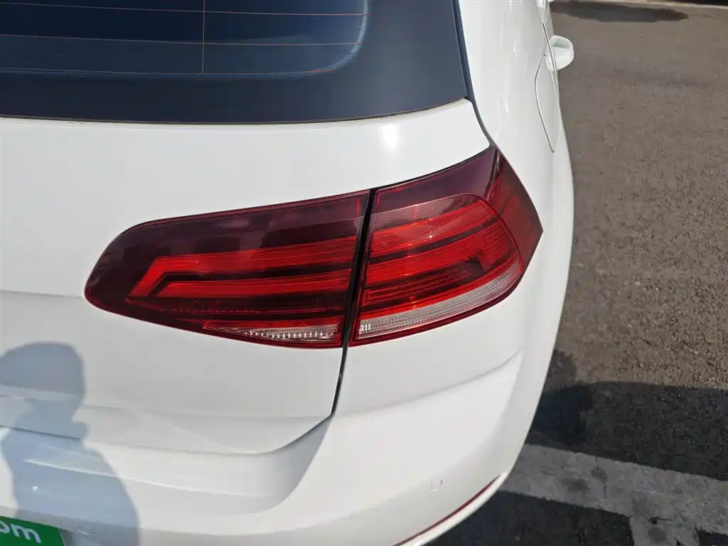 Volkswagen Golf 2018 230TSI Automatic Comfort фото 24
