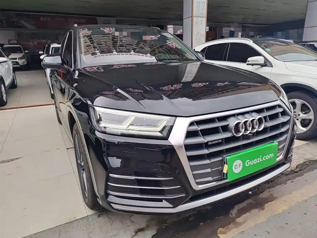 Audi Q5L 2020 Facelift 40 TFSI Honor Fashion фото 4