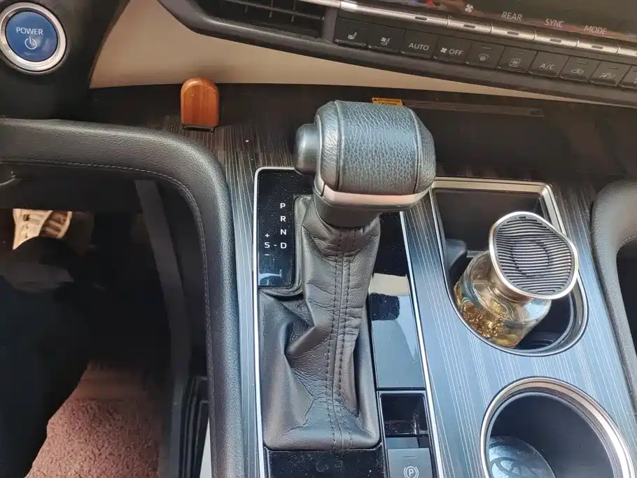 Photo 16 - Toyota Sienna