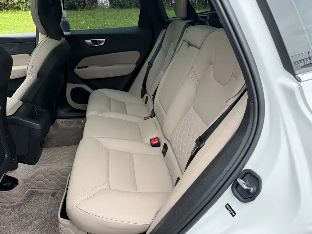 Volvo XC60 2025 2026 Model B5 AWD Smart Elite Luxury