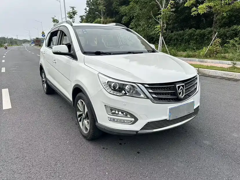 Baojun 560 2017 2016 1.8L iAMT Luxury