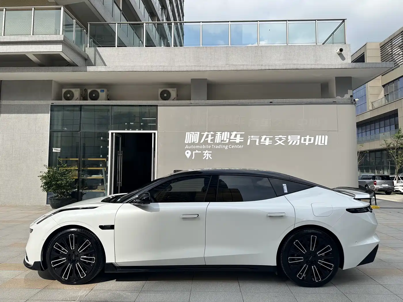 Lynk & Co 10 EM-P 2025 240km Base фото 17