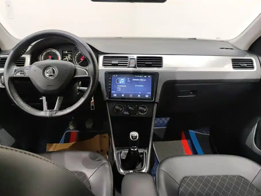 Škoda Rapid 2018 1.6L Manual Comfort Edition фото 12