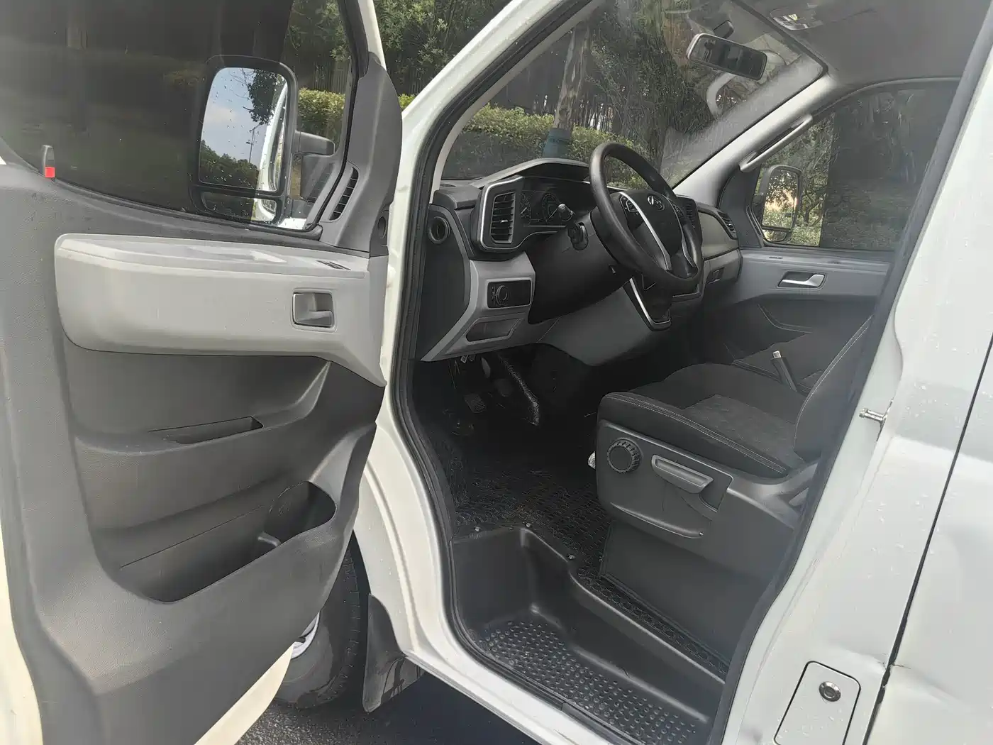 Photo 14 - SAIC Maxus Xintu V80