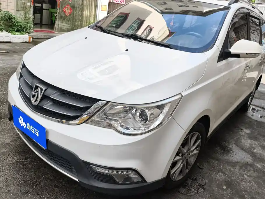 Baojun 730 2014 2014 1.5L Manual Luxury 7-seater