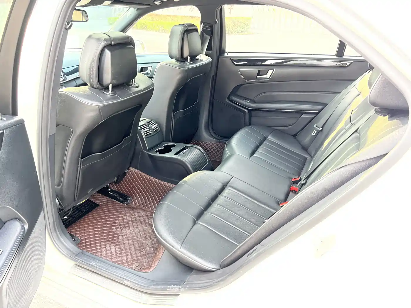 Mercedes-Benz E-Class 2015 Facelift E 180 L фото 15