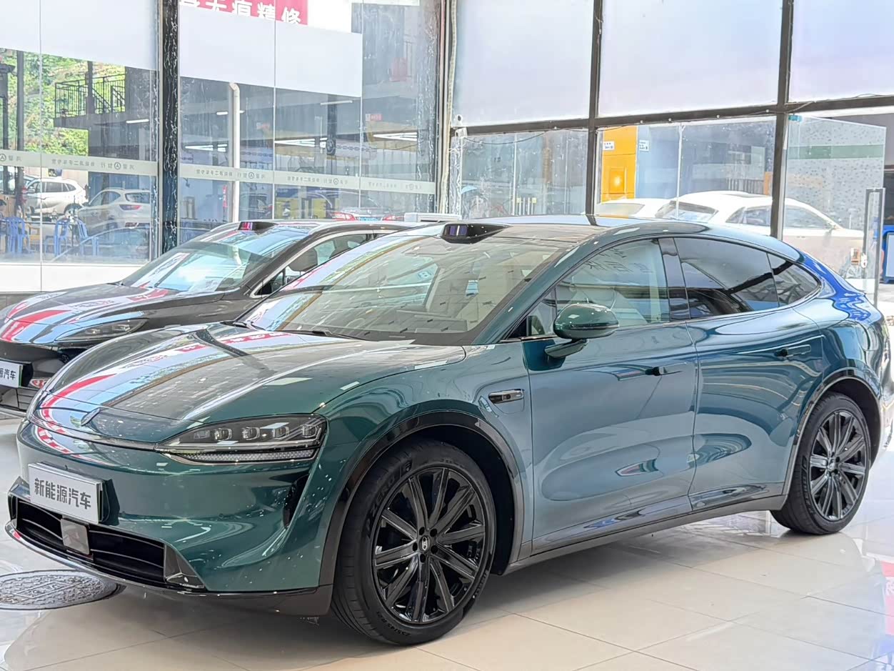 Zhijie Luxeed R7