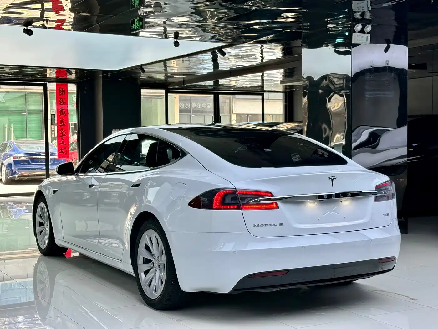 Фото 6 - Tesla Model S