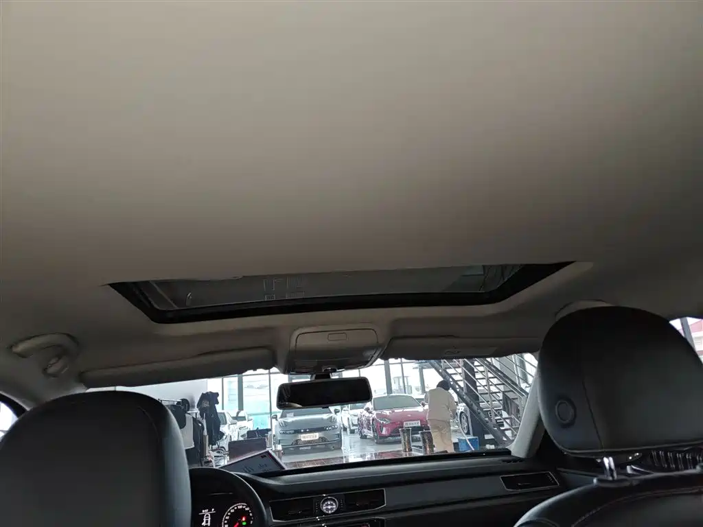 Volkswagen Passat 2017 330TSI DSG Prestige фото 15