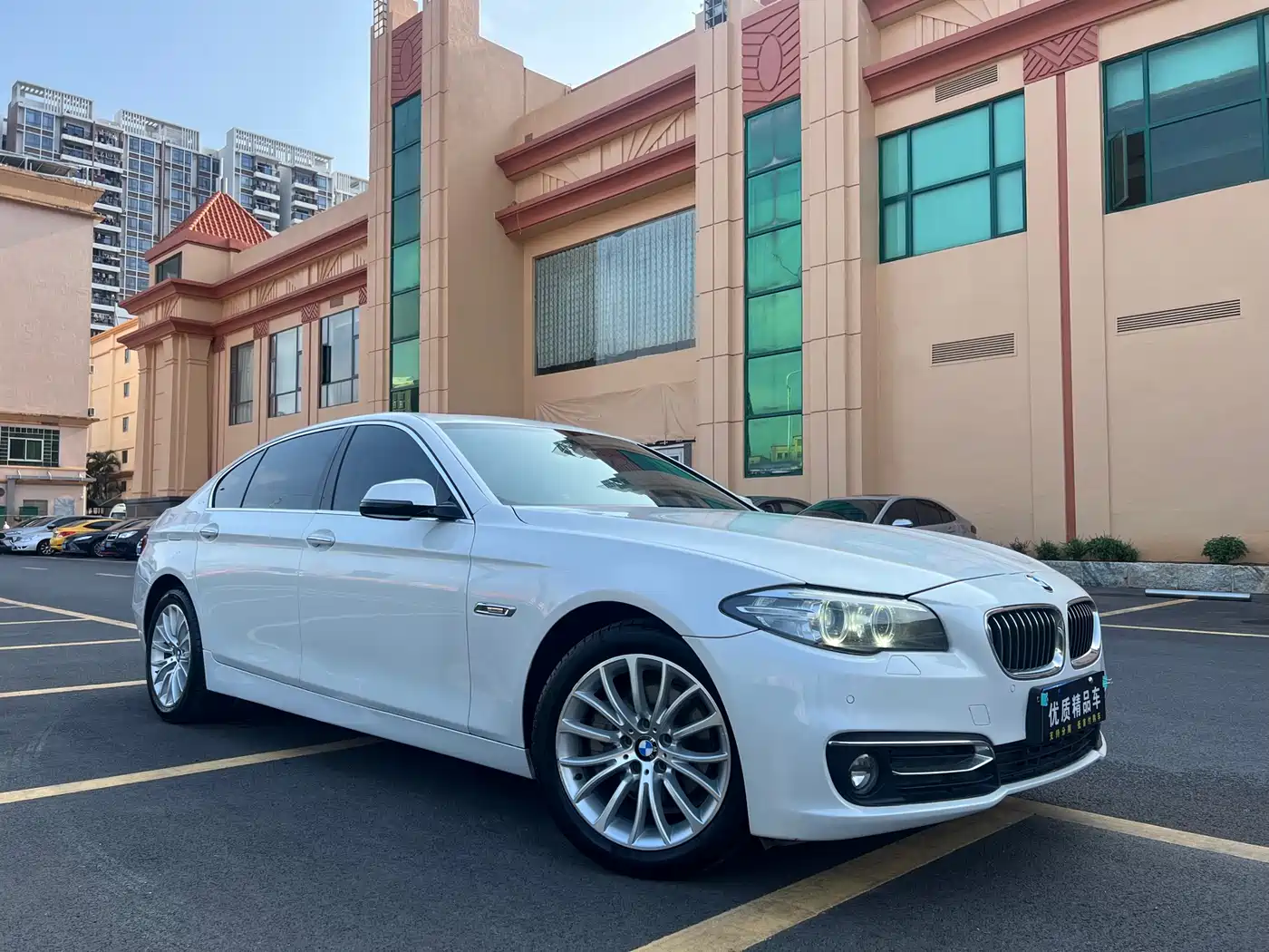 BMW 5 Series 2017 525Li Luxury Design Package фото 3