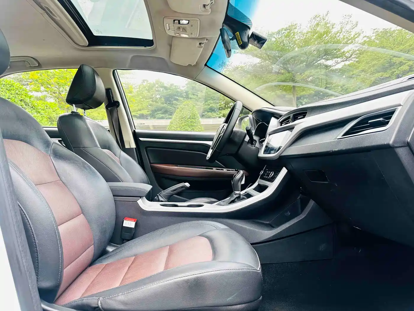 Photo 12 - Geely Vision