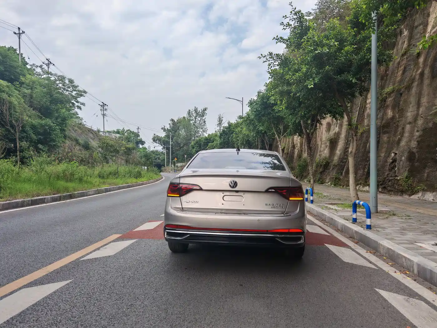 Volkswagen Sagitar 2023 Model Year 280TSI DSG Surpass Edition фото 8