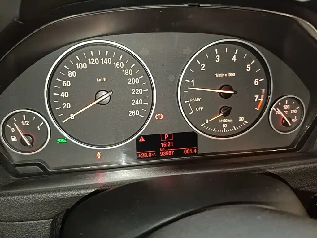 Фото 12 - BMW 3 Series