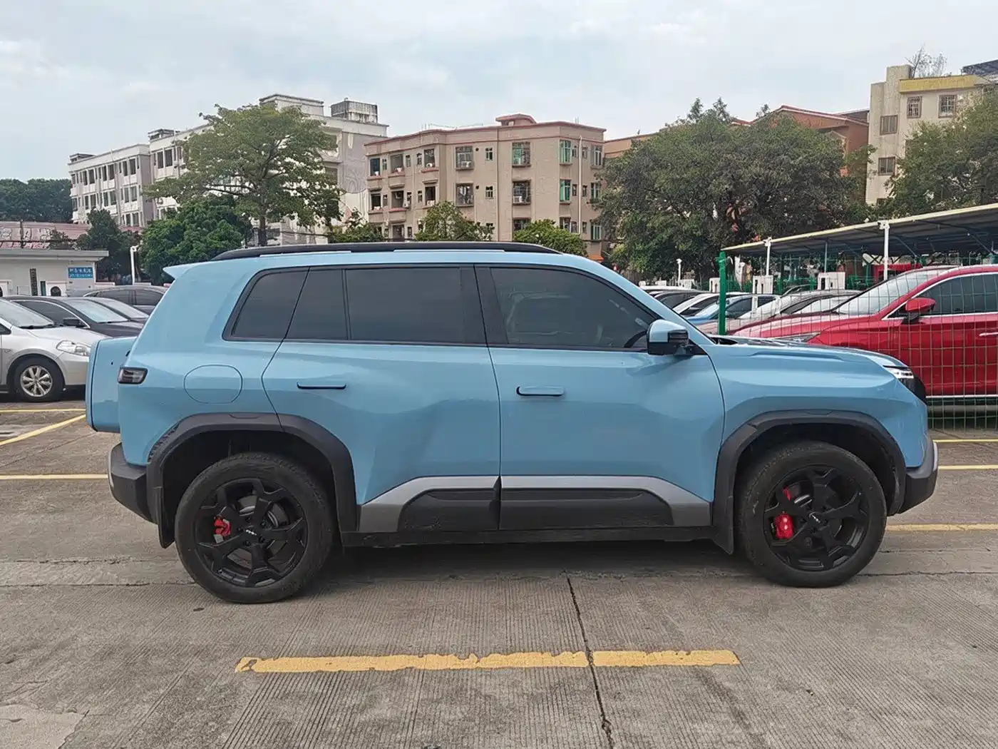 Fang Cheng Bao Titanium 3 2026 2025 501KM AWD Drone Edition (Optional Drone Package)
