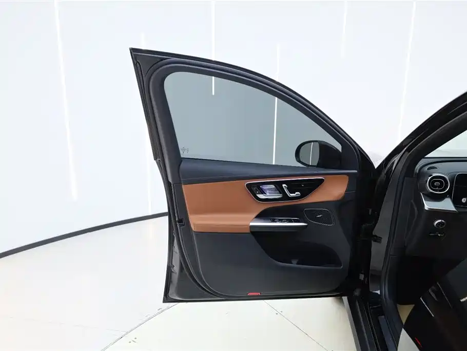 Mercedes-Benz GLC 2025 Facelift GLC 260 L 4MATIC Dynamic фото 14