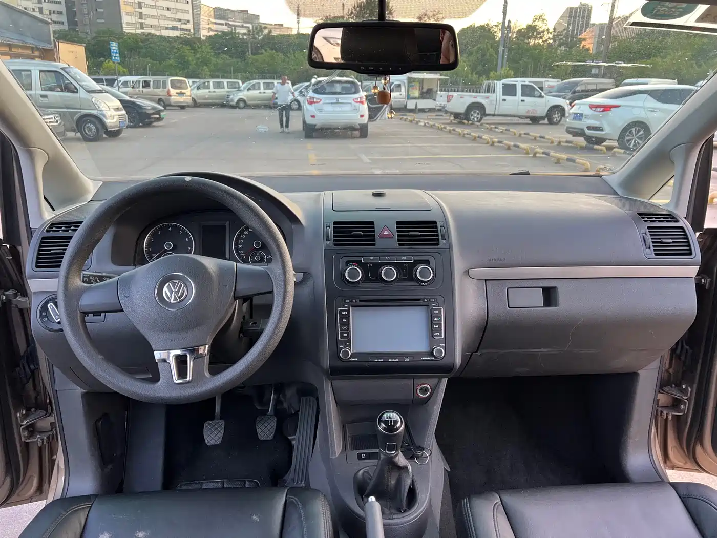 Volkswagen Touran 2015 1.4T Manual Trend Edition 5-seater фото 6