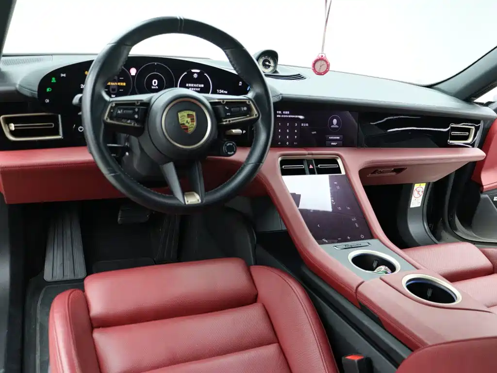 Porsche Taycan 2021 2020 Taycan