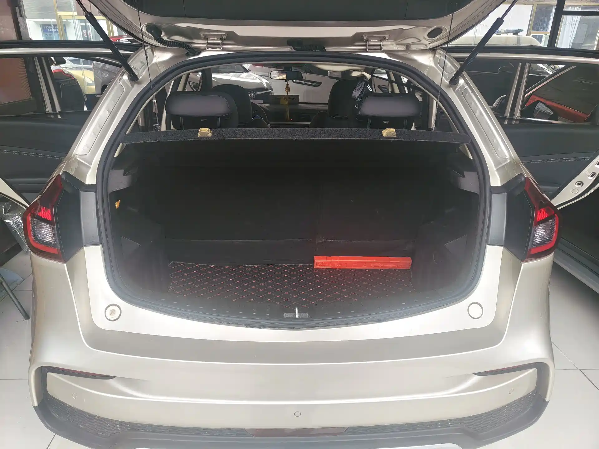 Фото 6 - Geely Vision X3