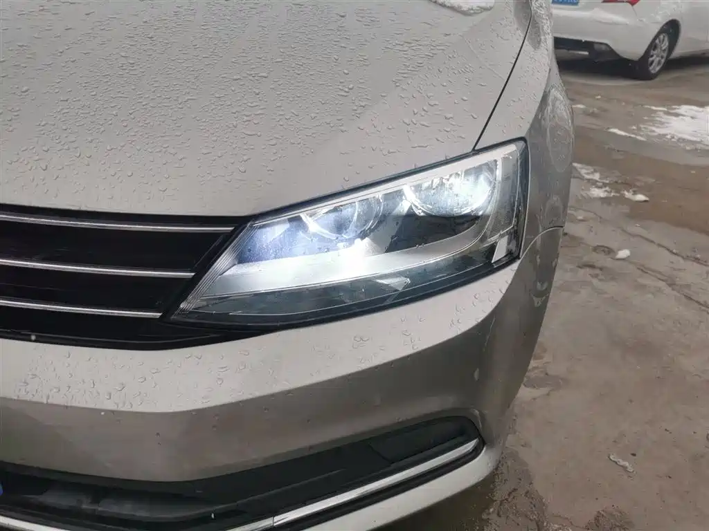 Volkswagen Sagitar 2018 1.6L Automatic Comfort фото 15