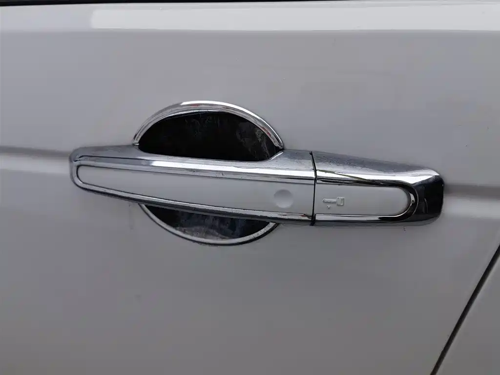 Land Rover Discovery Sport 2016 2.0T HSE фото 18