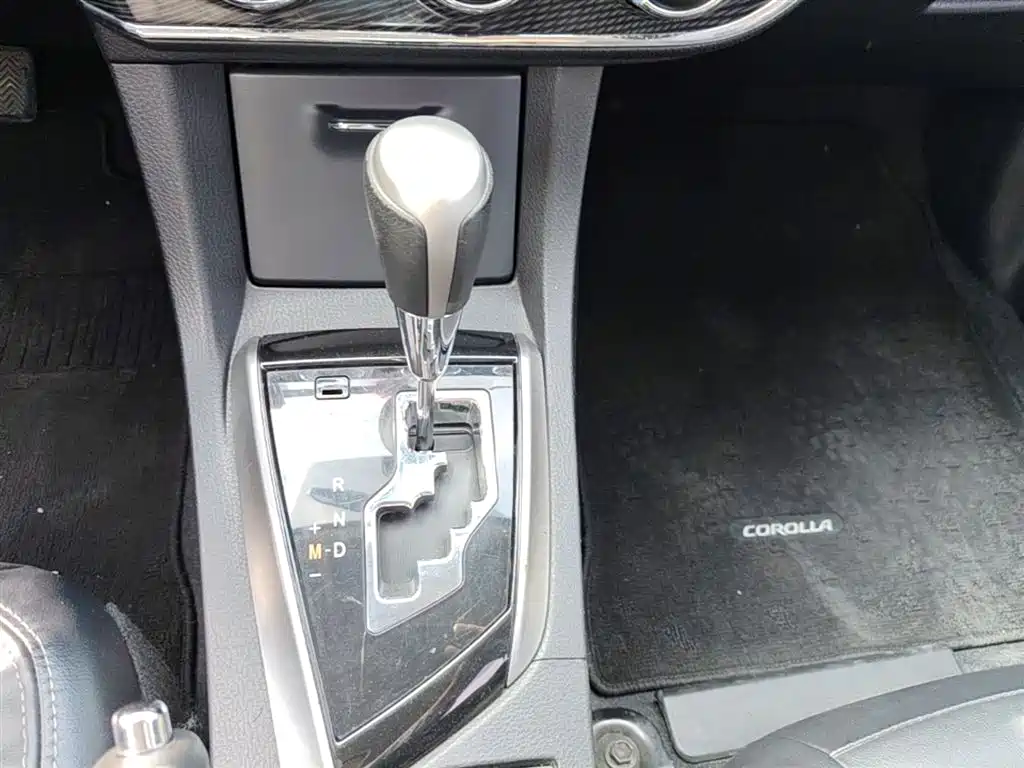 Toyota Corolla 2014 1.6L CVT GL-i Leather Edition фото 14
