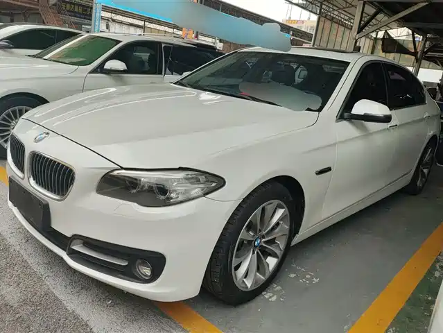 BMW 5 SERIES
