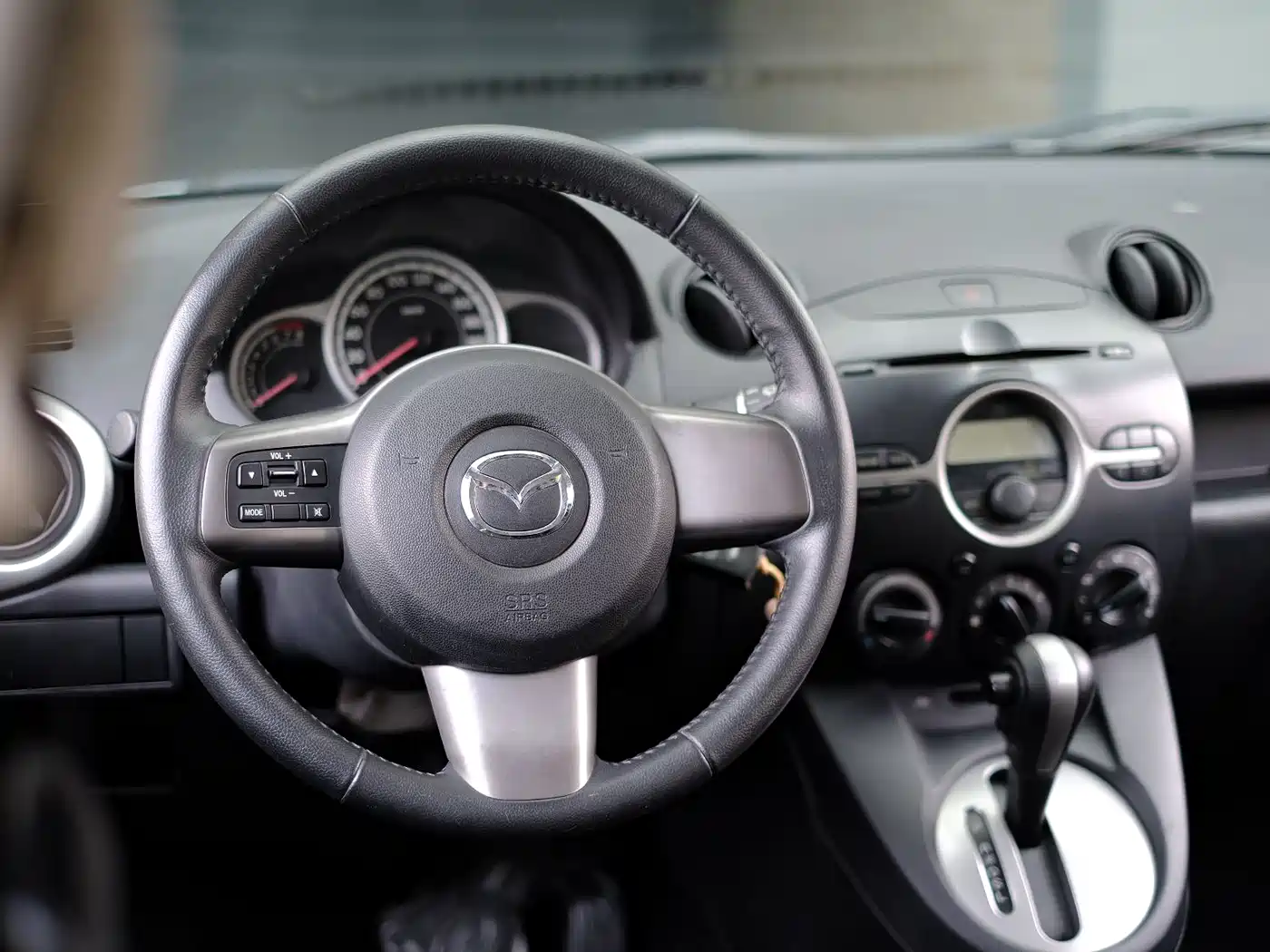 Mazda 2 2011 2011 Xuan Dong 1.5L Auto Luxury Edition