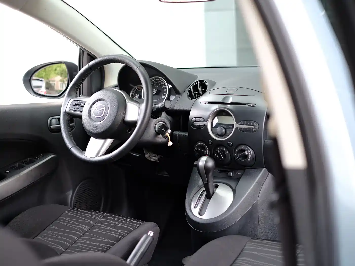 Mazda 2 2011 2011 Xuan Dong 1.5L Auto Luxury Edition