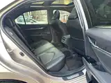 Фото 6 - Toyota Camry