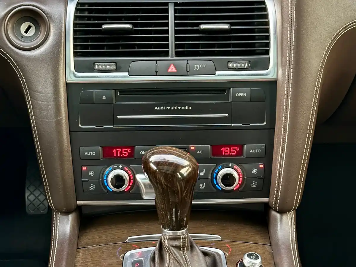 Audi Q7 2011 3.0 TFSI Exclusive (200kW) фото 14