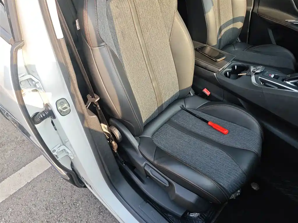 Peugeot 5008 2017 350THP 7-seat Elite Edition фото 25