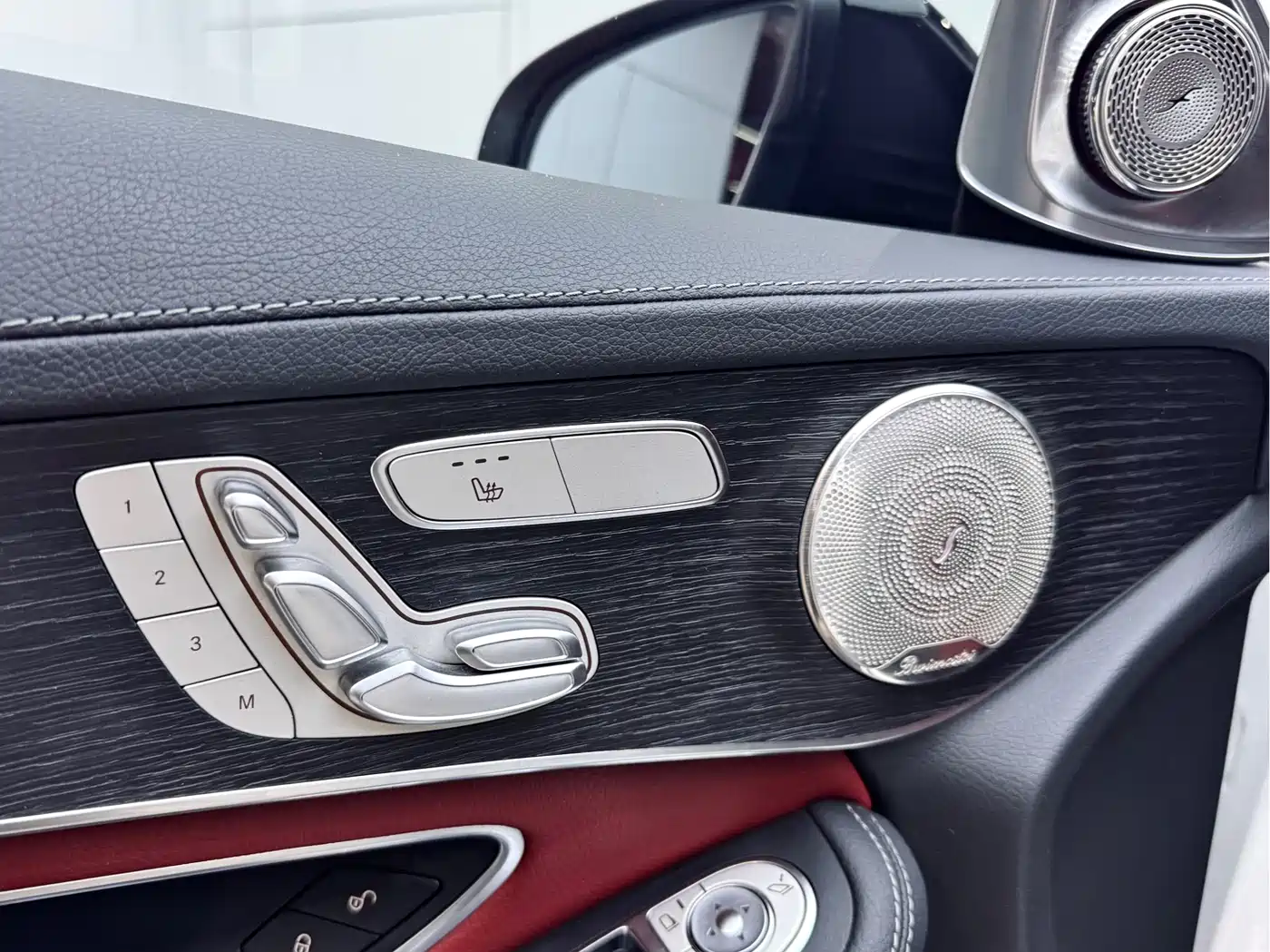 Mercedes-Benz GLC Coupe 2023 Model GLC 300 4MATIC Coupe SUV фото 9